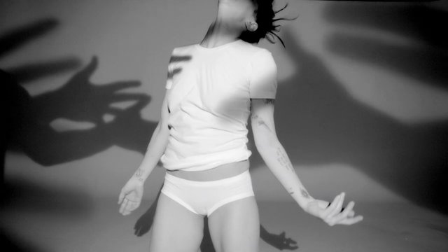 Laura Welsh "Cold Front" клёвый клип