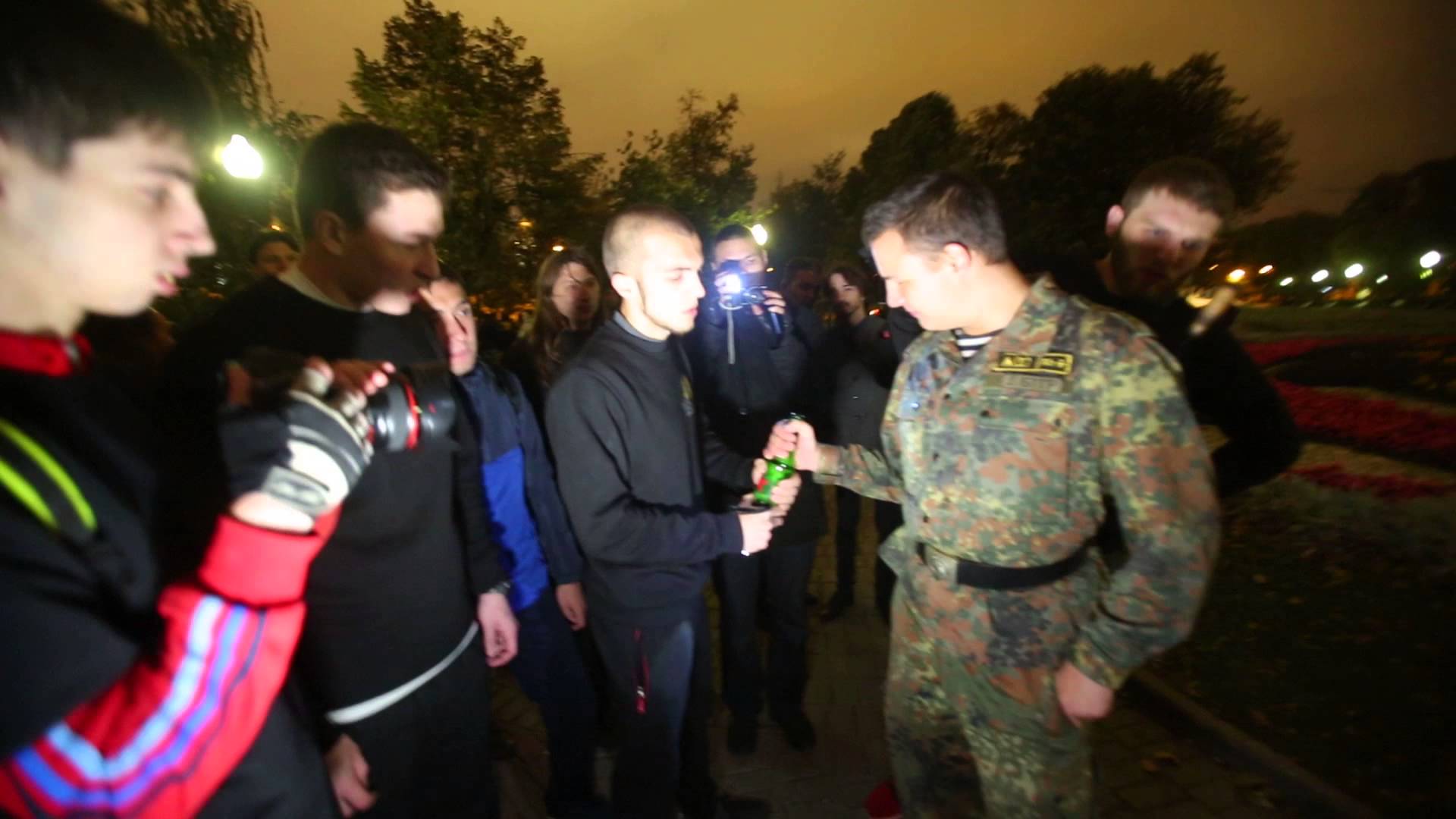 Лев Против . "Вежливо" просят не распивать. Грубая провокация на драку