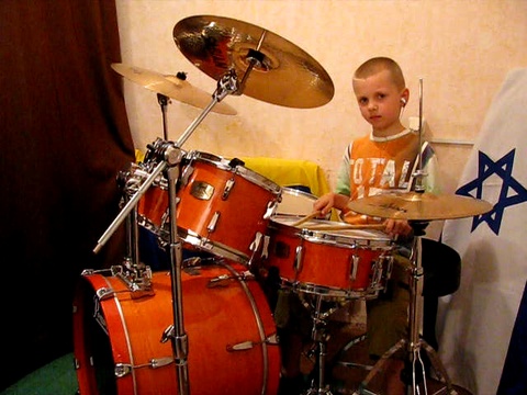 Соло на барабанах - Даниил Варфоломеев - 7лет