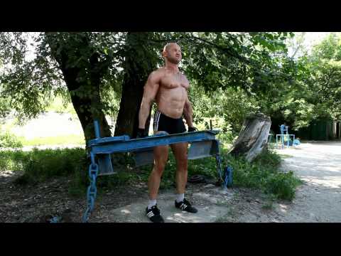 Становая тяга и приседания с Треп - штангой.