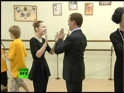 Медведев танцует-2: Ладушки